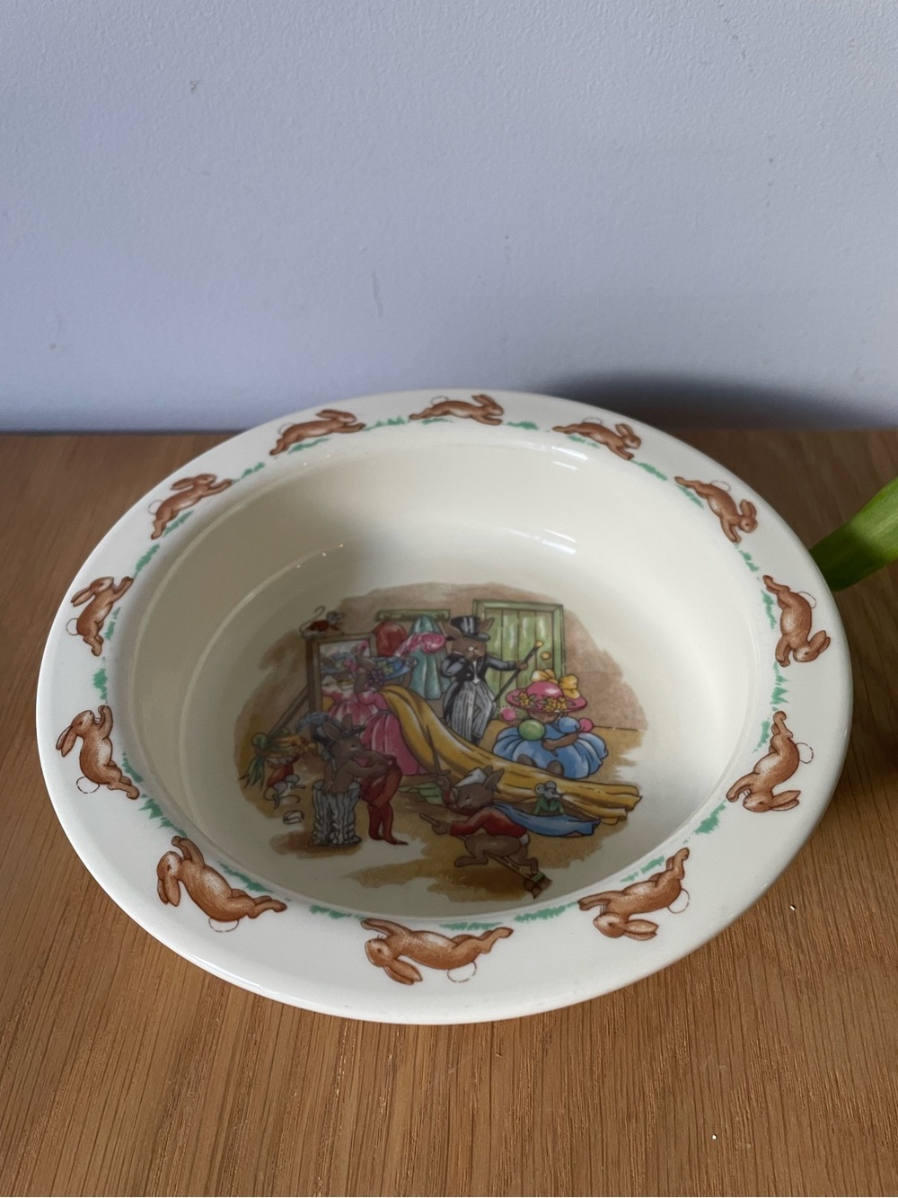 Vintage Royal Doulton Bunnykins Bone China Bowl Dressing Up Scene (1967-1975)